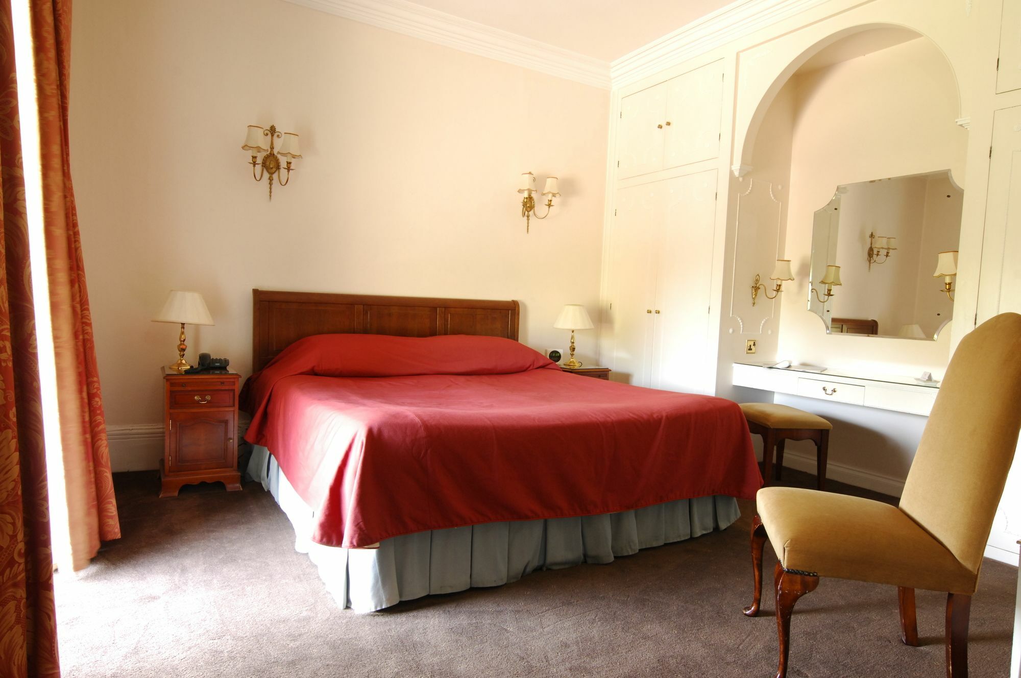 The French Horn Hotel Reading Buitenkant foto