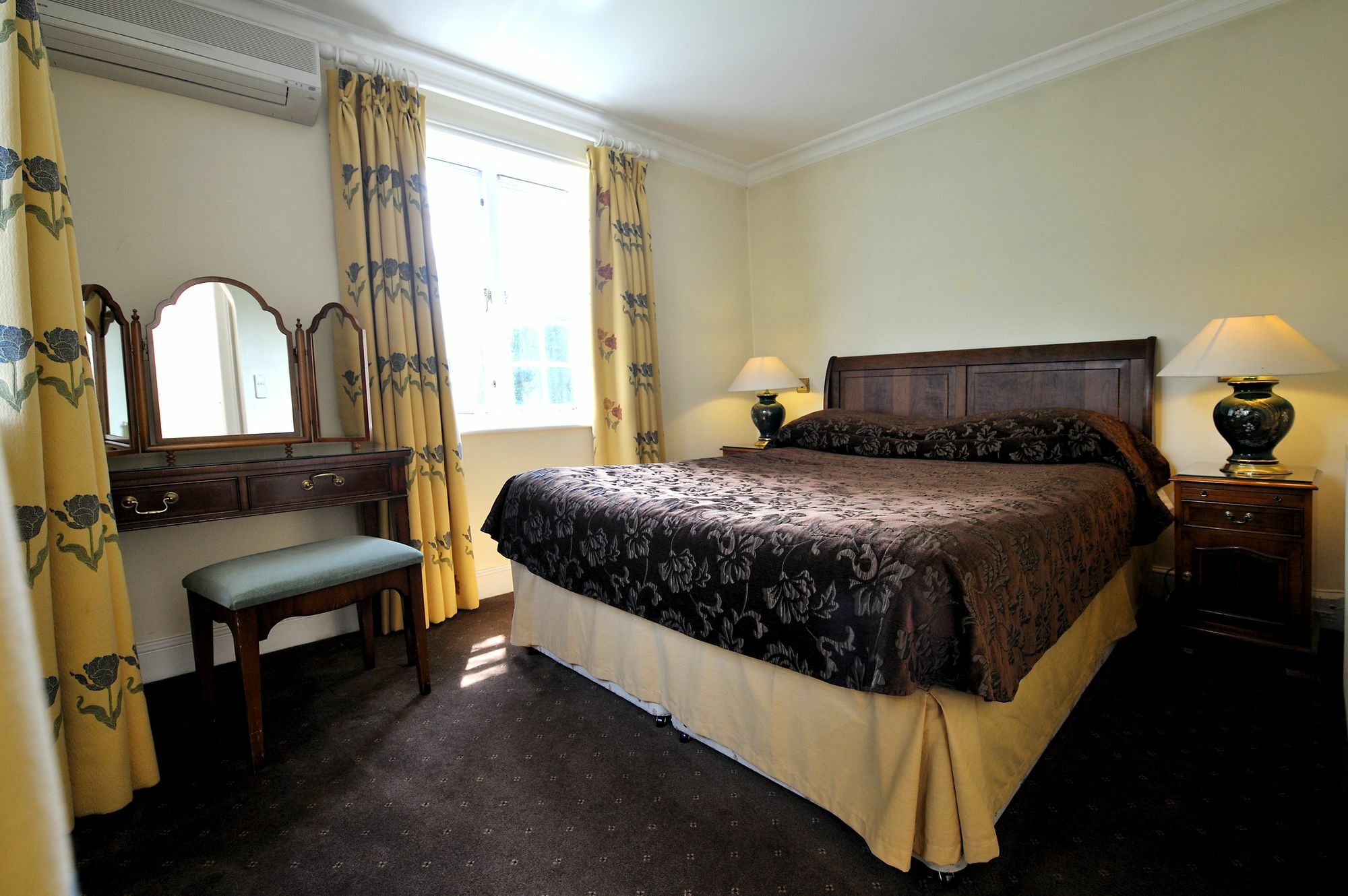 The French Horn Hotel Reading Buitenkant foto
